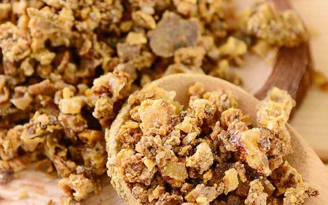 蜂膠怎么吃效果好?吃對了好處不用多說,吃錯了反而對健康不利! 蜂膠