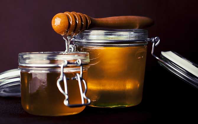 蜂蜜酒的作用與功效有哪些?不但能增強(qiáng)體質(zhì),而且還能美容養(yǎng)顏! 蜂蜜酒