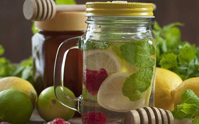 蜂蜜酒的作用與功效有哪些?不但能增強(qiáng)體質(zhì),而且還能美容養(yǎng)顏! 蜂蜜酒