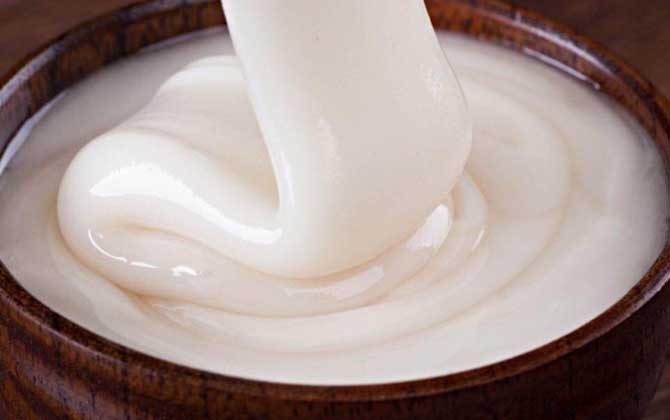 東北椴樹蜜多少錢一斤?一般不低于50元,品質(zhì)好的甚至要上百元! 東北椴樹蜜