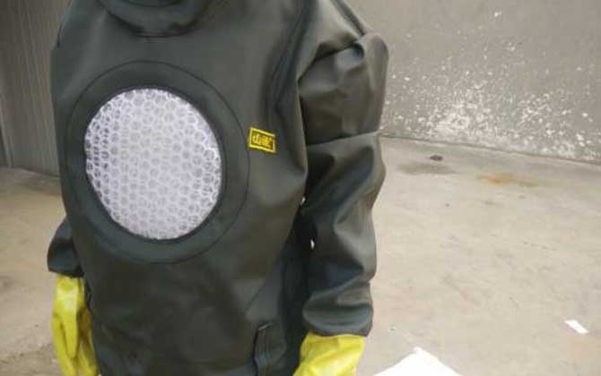 虎頭蜂防蜂服多少錢一套?不要貪圖便宜,否則受傷的還是自己! 虎頭蜂防蜂服