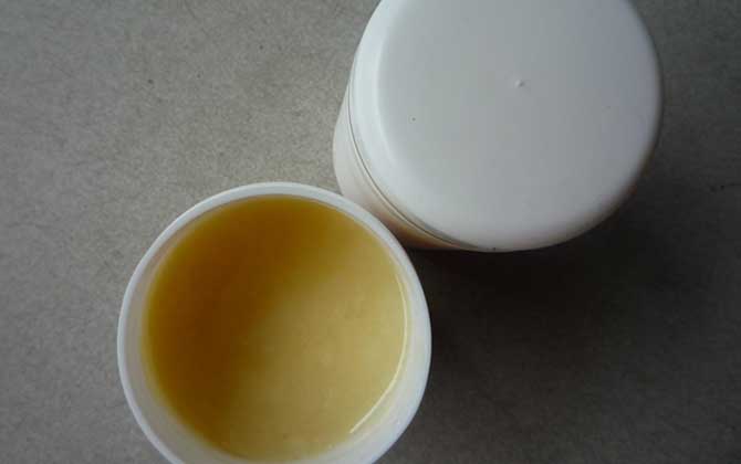 吃蜂王漿一個月后感覺怎么樣?不但體質會變強,膚質也會變好! 蜂王漿