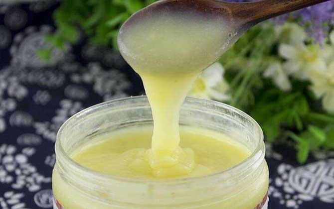 三類女性不宜喝蜂王漿,這三類女性喝蜂王漿反而不利于健康! 蜂王漿