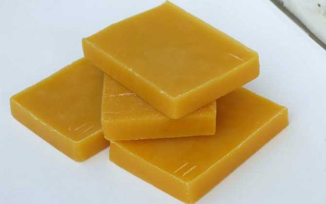 蜂蠟的用途與禁忌,正確使用能美容護(hù)膚,但要注意禁忌人群! 蜂蠟