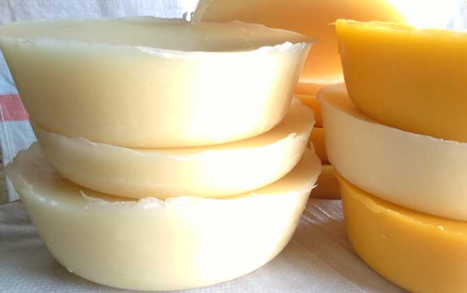 白蜂蠟和黃蜂蠟的區(qū)別 白蜂蠟