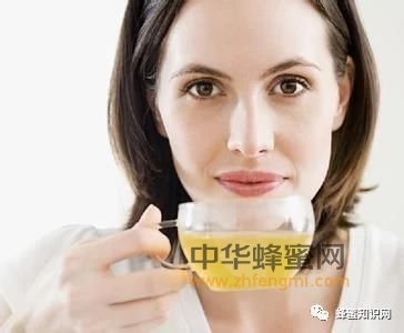 女性常喝蜂蜜,輕松做女神;今年三八節(jié)請叫女神節(jié)! 女性常喝蜂蜜,輕松做女神;今年三八節(jié)請叫女神節(jié)!