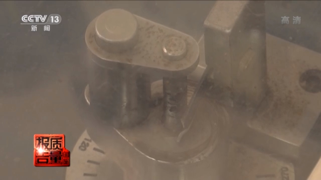 央視曝多款高跟涼鞋有害物超標 每周質量報告丨多款高跟涼鞋檢出有害物超標 你穿的鞋“健康”嗎?