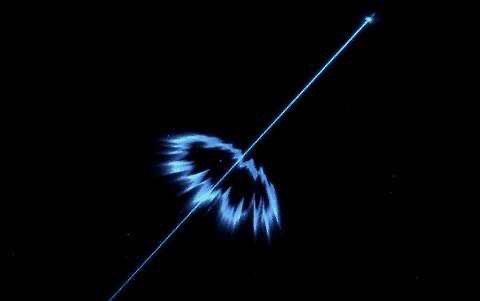 30萬公里每秒的光速，它的動(dòng)力來源是什么？需要加速嗎？