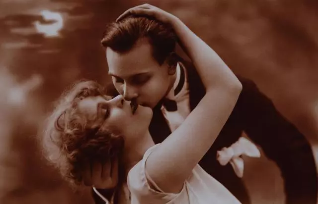 喜歡一個人會持續多久 男人愛一個女人,能堅持多久?