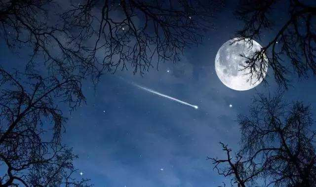 孩子總問月亮上是不是真有嫦娥和玉兔 “媽媽,月亮上有沒嫦娥?”中秋節寶寶靈魂發問,媽媽的回答很贊