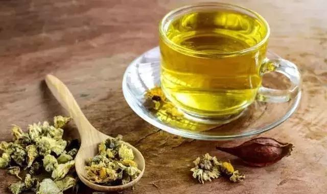 菊花蜂蜜茶的功效與禁忌(菊花茶蟲蜂蜜有什么效果) 菊花蜂蜜茶的功效與禁忌(菊花茶蟲蜂蜜有什么效果)