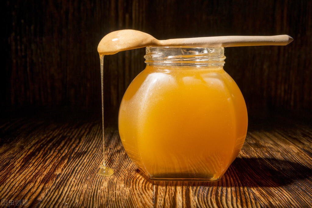 蜂蜜成豬油狀是什么原因(蜂蜜結晶成固態像豬油的原因) 蜂蜜成豬油狀是什么原因(蜂蜜結晶成固態像豬油的原因)