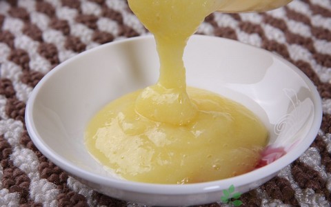 蜂王漿和蜂蜜有什么區(qū)別(一起喝有什么效果?哪個更好?) 蜂王漿和蜂蜜有什么區(qū)別(一起喝有什么效果?哪個更好?)