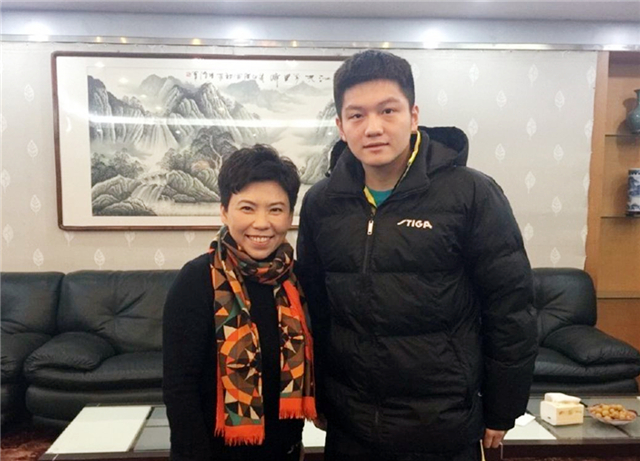 樊振東逆轉(zhuǎn)戰(zhàn)勝馬龍 鄧亞萍批評(píng)奏效!樊振東開(kāi)竅逆轉(zhuǎn)奪冠,原來(lái)?yè)魯●R龍靠的就這兩招