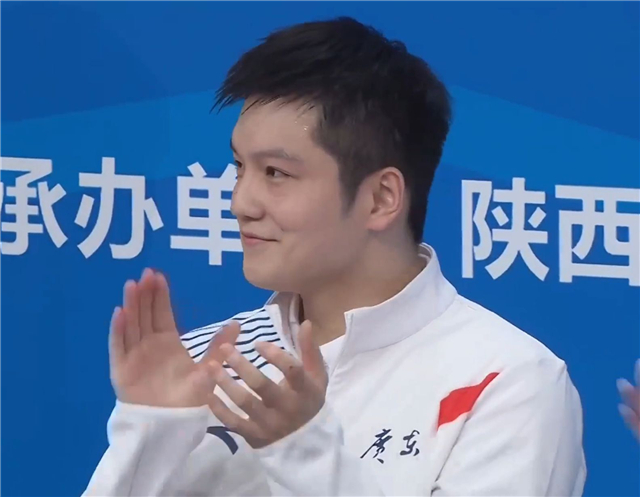 樊振東逆轉(zhuǎn)戰(zhàn)勝馬龍 鄧亞萍批評(píng)奏效!樊振東開(kāi)竅逆轉(zhuǎn)奪冠,原來(lái)?yè)魯●R龍靠的就這兩招