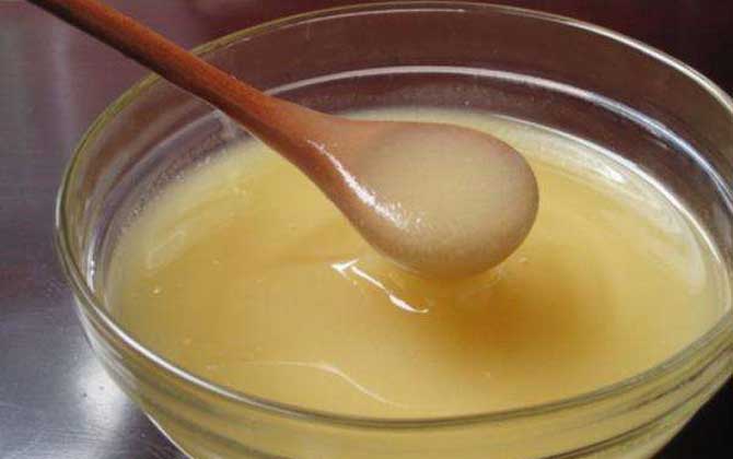 蜂王漿是哪種蜜蜂吃的(蜂王漿的營養(yǎng)價值) 蜂王漿是哪種蜜蜂吃的(蜂王漿的營養(yǎng)價值)