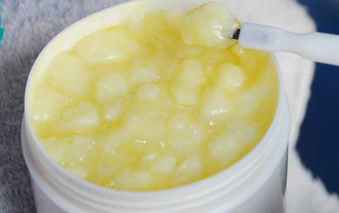 蜂王漿是哪種蜜蜂吃的(蜂王漿的營養(yǎng)價值) 蜂王漿是哪種蜜蜂吃的(蜂王漿的營養(yǎng)價值)