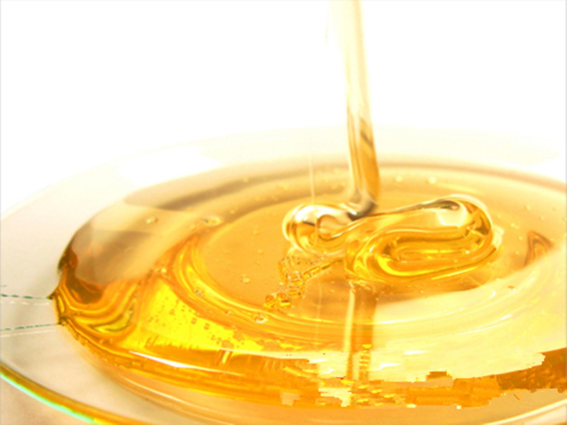 防止蜜蜂分蜂是關蜂王還是關王臺（如何控制蜜蜂不分蜂維持強群）