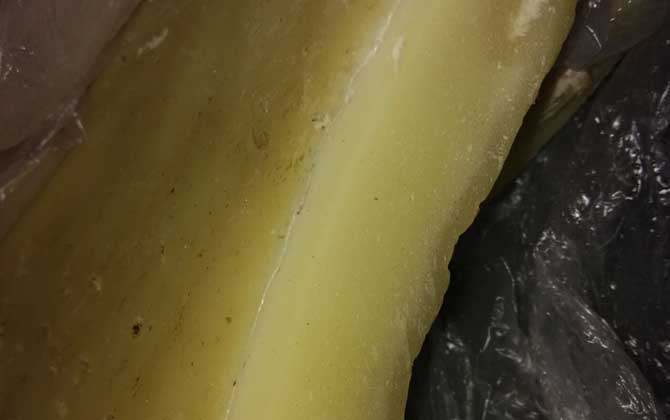 人造王臺里面放什么 人造王臺里面放什么