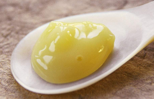 蜂王漿多少錢(qián)一斤(真蜂王漿的價(jià)格是多少) 蜂王漿多少錢(qián)一斤(真蜂王漿的價(jià)格是多少)