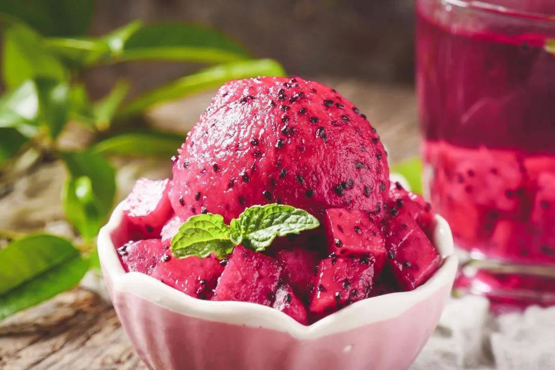 火龍果是仙人掌的果實(shí)嗎 火龍果是仙人掌的果實(shí)嗎