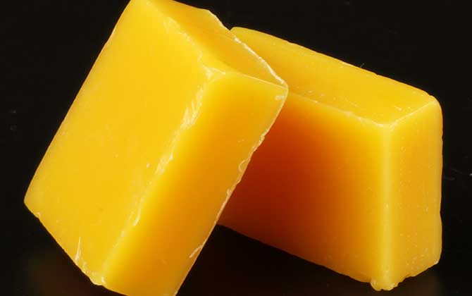 蜂蠟價(jià)格多少錢一斤？雖然比蜂蜜便宜得多，但用途上卻不可小噓！