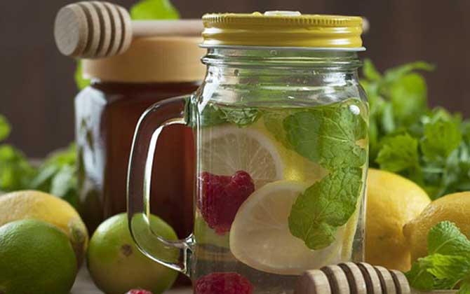 蜂蜜放了五年還能吃嗎？要看有沒有變質，若已變質則不能再食用！