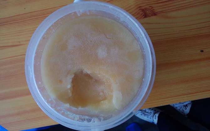 牛奶加蜂蜜有什么功效？不但能安神助眠，對緩解痛經也極為有效！