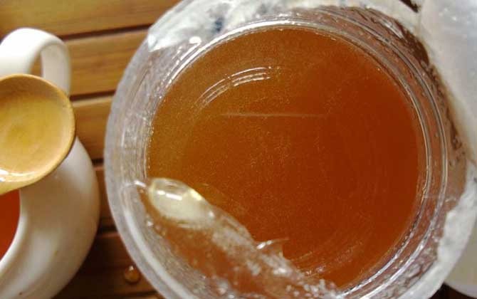 女人喝蜂蜜水的最佳時(shí)間，記住這四個(gè)時(shí)間點(diǎn)，喝蜂蜜水效果最好！