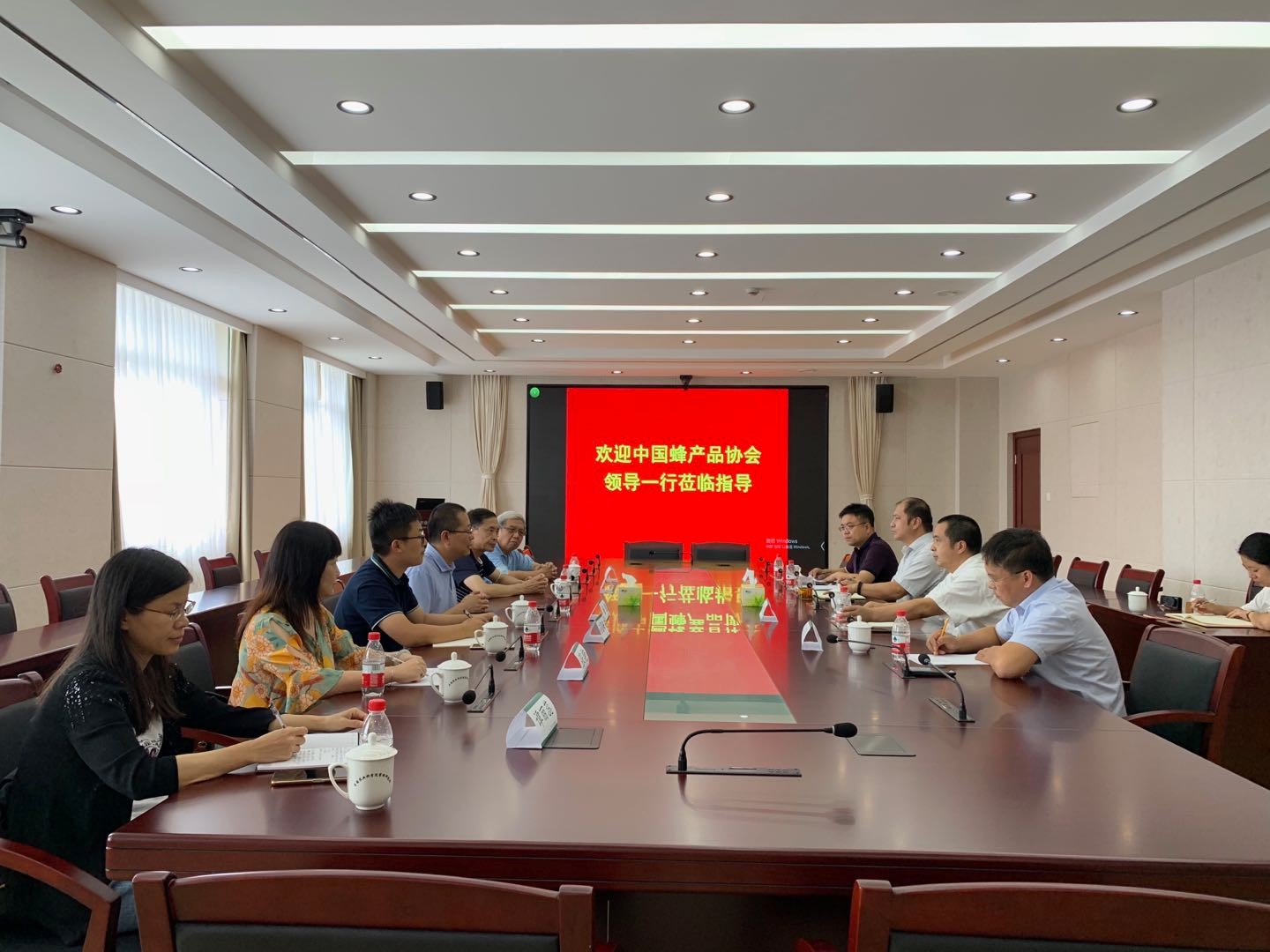 中國蜂協一行拜訪中國農科院蜜蜂研究所