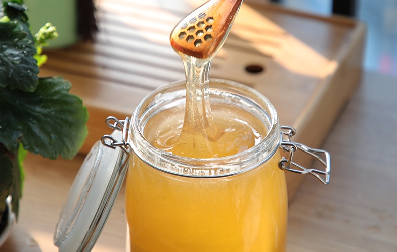 經(jīng)常喝蜂蜜好不好（長(zhǎng)期喝蜂蜜有什么好處和壞處）