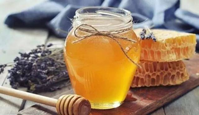 蜜蜂反復(fù)逃跑是蜂王不在嗎（蜜蜂一逃再逃，原因無非3個）